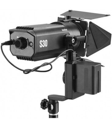 GODOX FOCUSING LED LIGHT S30 (3 LUCI PIÙ ACCESSORI)
