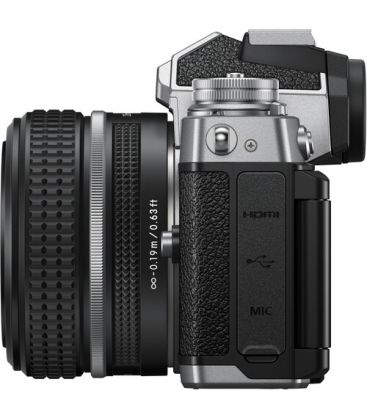 NIKON CÂMERA Z FC + 28MM F2.8 SE
